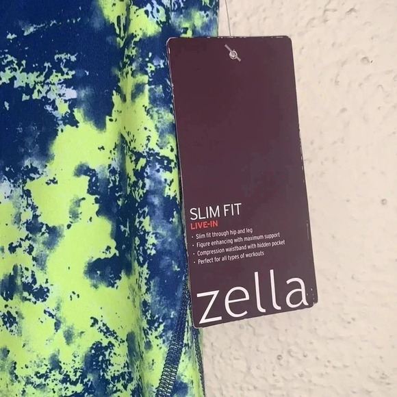 Zelle Capri leggings Blue Maz Barrier Reef NWT Size Small - Picture 4 of 5